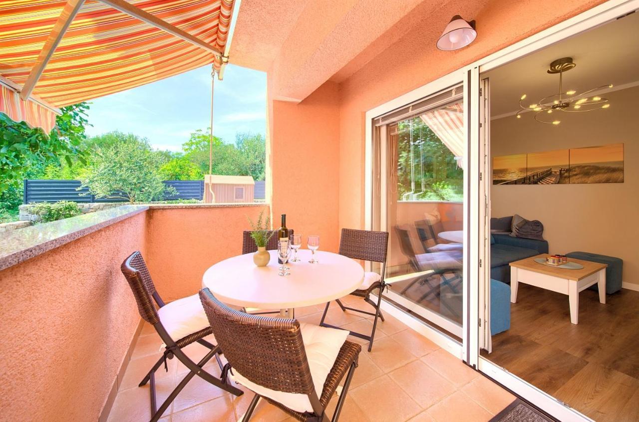 קרק Apartman Bor Krk מראה חיצוני תמונה