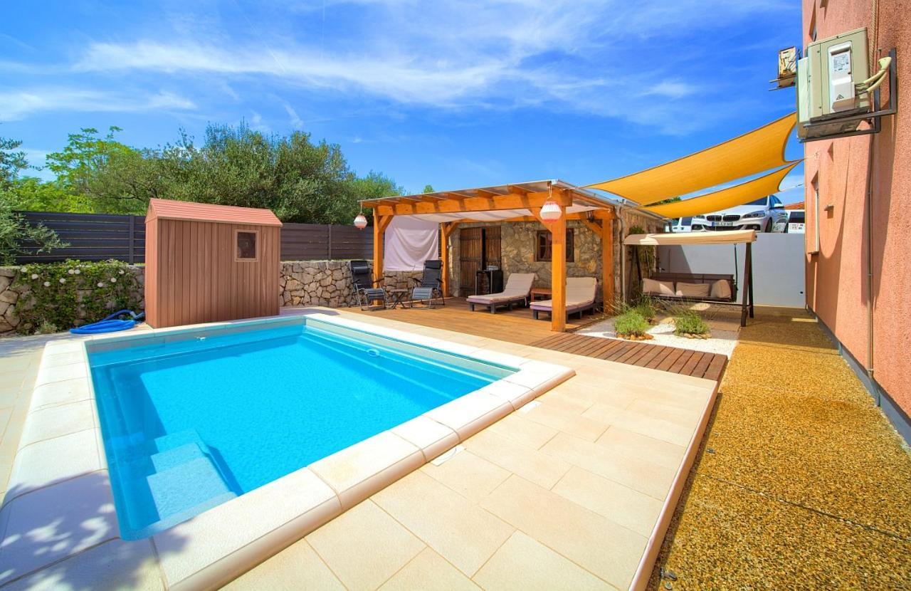 קרק Apartman Bor Krk מראה חיצוני תמונה