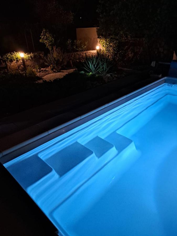 קרק Apartman Bor Krk מראה חיצוני תמונה