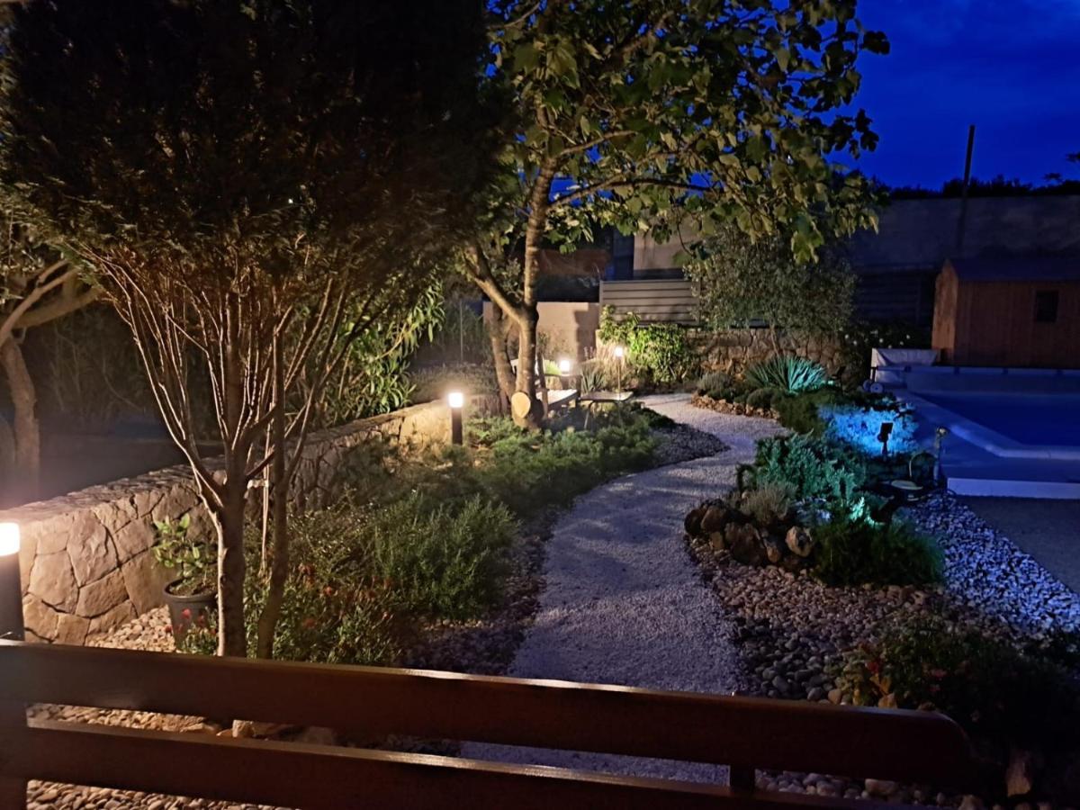 קרק Apartman Bor Krk מראה חיצוני תמונה